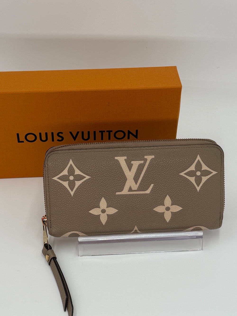 Louis Vuitton Bi Color Empriente Taupe/Cream Monogram Zippy Wallet w/Entrupy COA - Picture 1 of 14